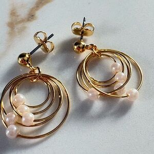 Vintage Avon 1995 Gold Tone Faux Pearl Multi Ring Dangle Earrings 1” Drop